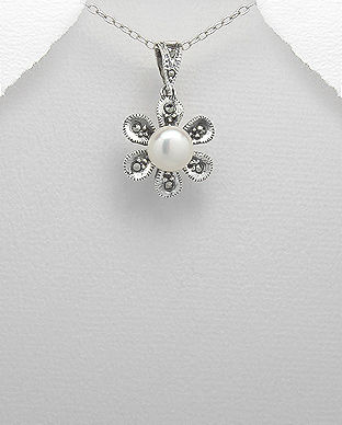 Pandantiv din argint cu perla alba de cultura si marcasite 17-1-i41103