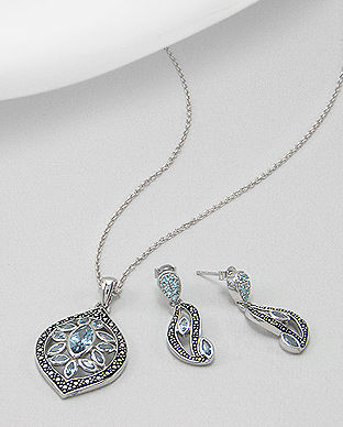 Set din argint cu aspect patinat decorat cu zirconia bleu: cercei si pandantiv 15-1-i25212B