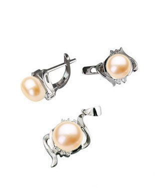 Set din argint cu aspect de aur alb: cercei si pandantiv cu perla de cultura piersic si imitatii de diamante 15-3-6199 P