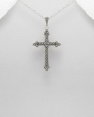 Pandantiv crucifix din argint cu marcasite 17-1-i23304