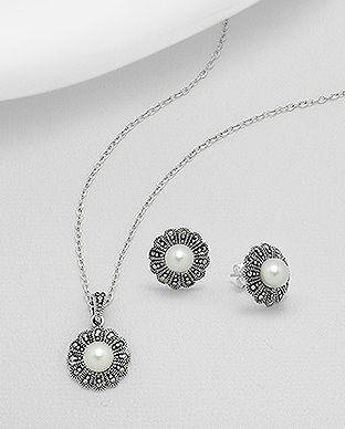 Set din argint model floare: cercei si pandantiv cu perle de cultura si marcasite 15-1-i53267