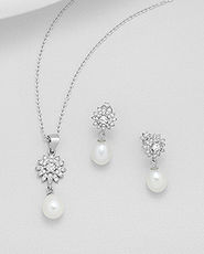 Set de bijuterii cu perle din argint: cercei si pandantiv 15-1-i56418