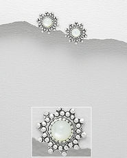 Cercei mici din argint model floricica sidef alb 11-1-i6240